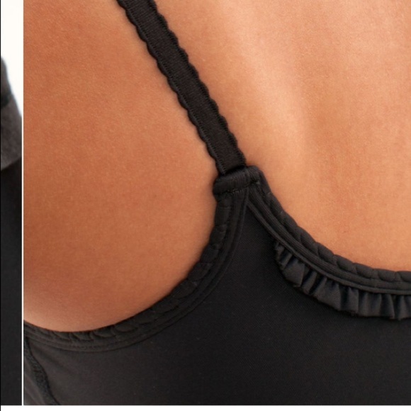 Lululemon Hot 'N Sweaty Tank 8 - Picture 4 of 10